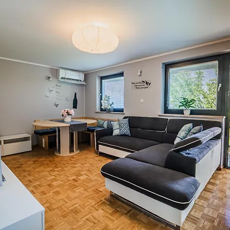 Vista With Hot Tub & Large Terrace * Leskovec pri Krskem
