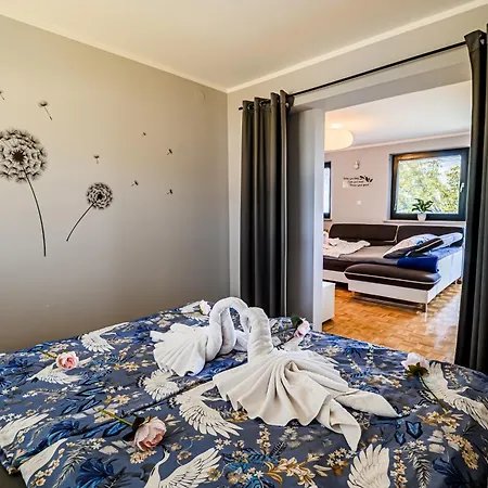 Vista With Hot Tub & Large Terrace Holiday home Leskovec pri Krskem