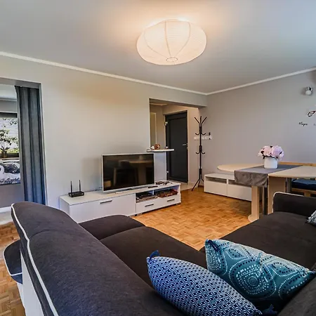 Vista With Hot Tub & Large Terrace *