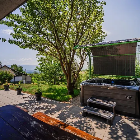 Vista With Hot Tub & Large Terrace
